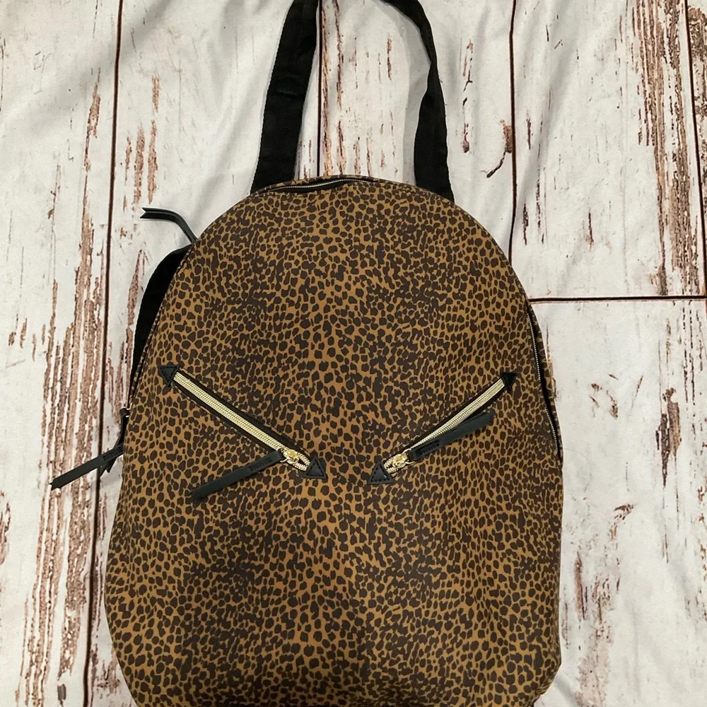 NWOT STELLA & DOT LADY BOSS TWO‎ IN ONE CHEETAH PRINT SHOULDER BAG BACKPACK